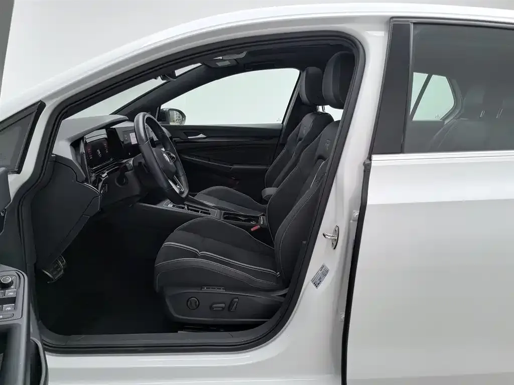 Volkswagen Golf 2021 из CN, фото 8