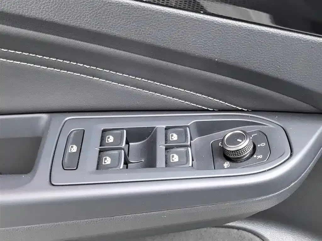 Volkswagen Golf 2021 из CN, фото 9