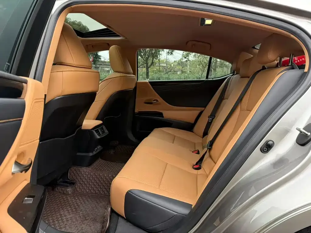 Lexus ES 2024 из CN, фото 2