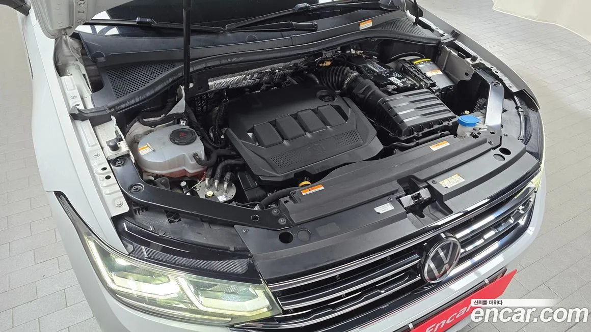 Volkswagen Tiguan — фото 10