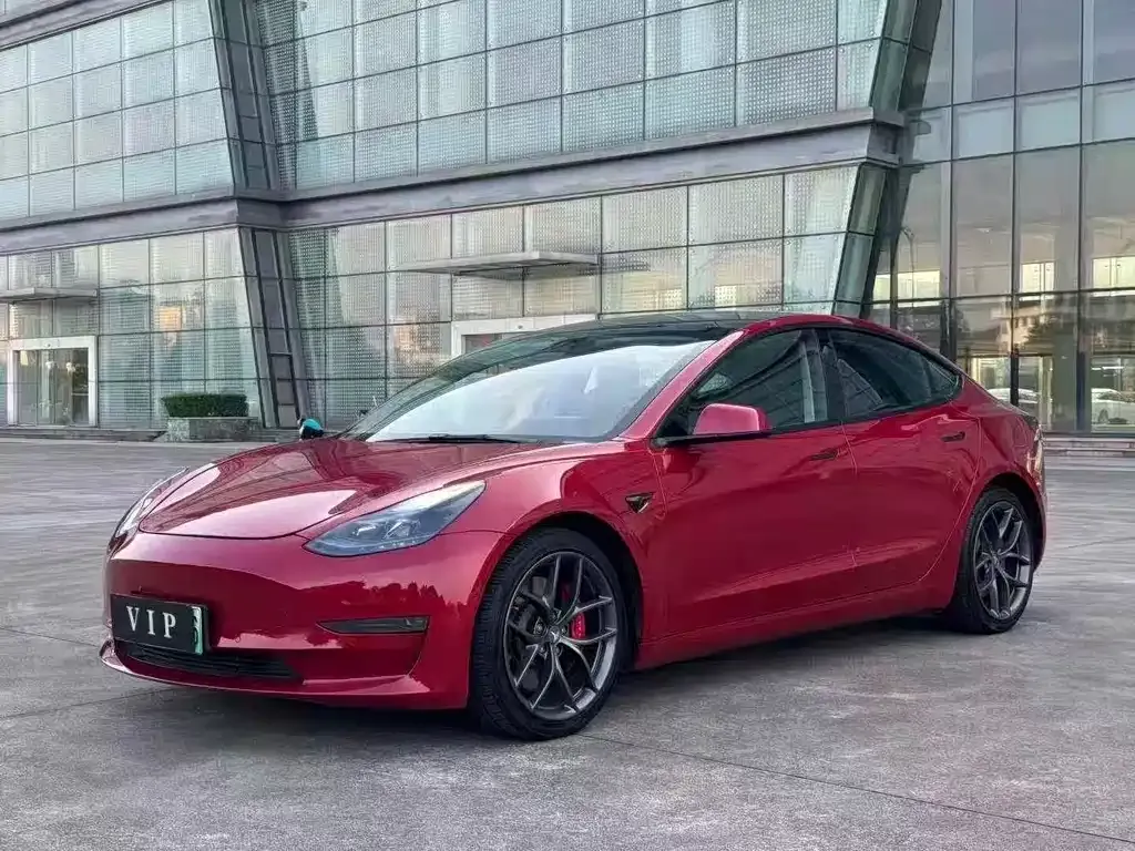 Tesla Model 3 — фото 8