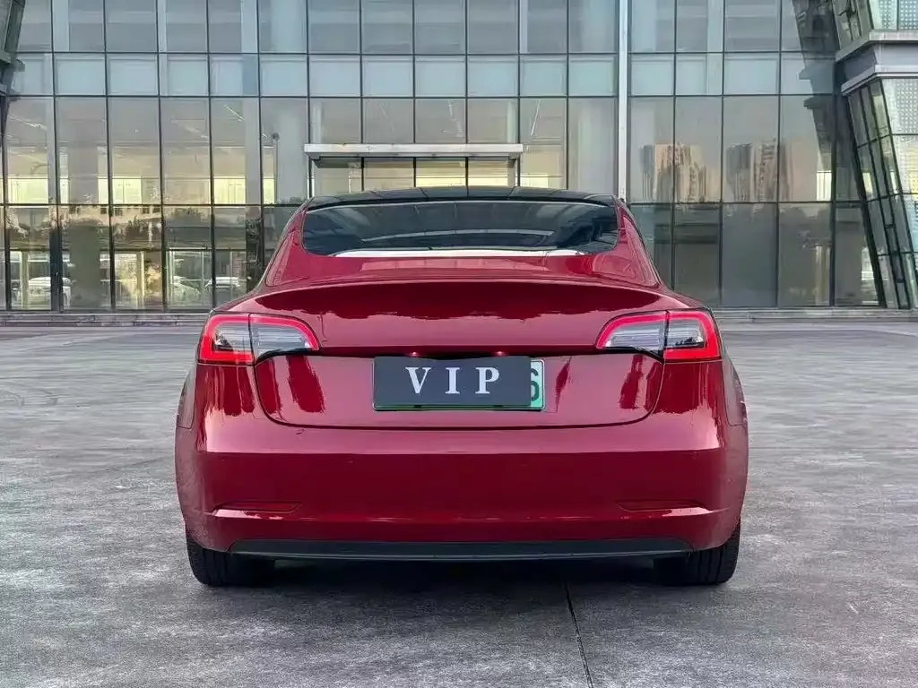 Tesla Model 3 — фото 5
