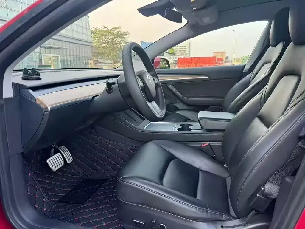 Tesla Model 3 — фото 2