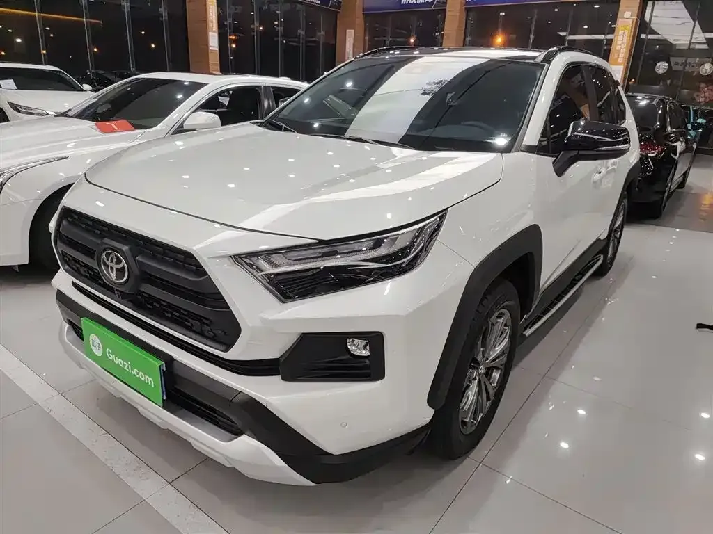Toyota RAV4 — фото 2
