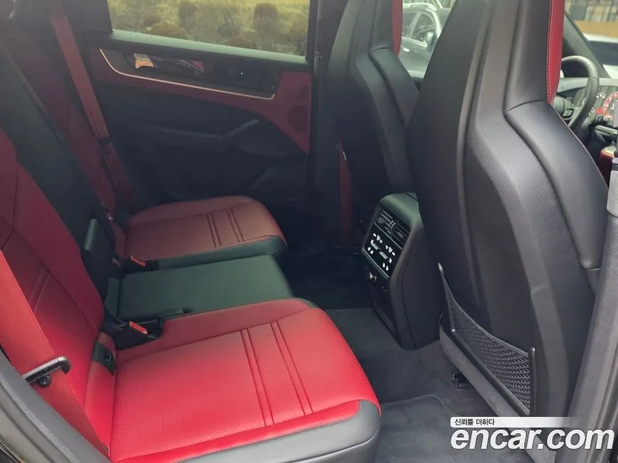 Porsche Cayenne 2025 из KR, фото 4