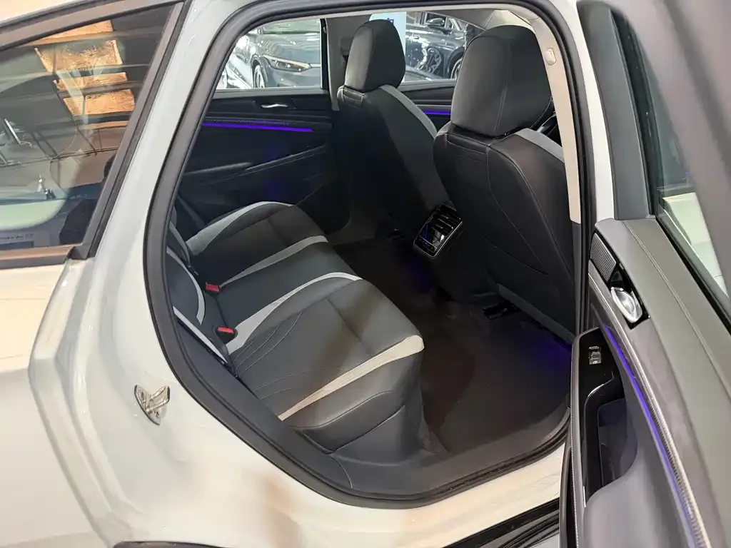 Volkswagen ID.7 VIZZION 2024 из CN, фото 10