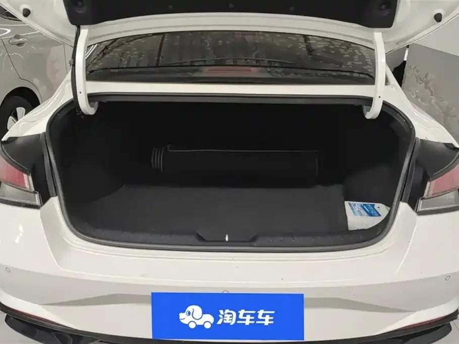 Hyundai Elantra 2022 из CN, фото 4