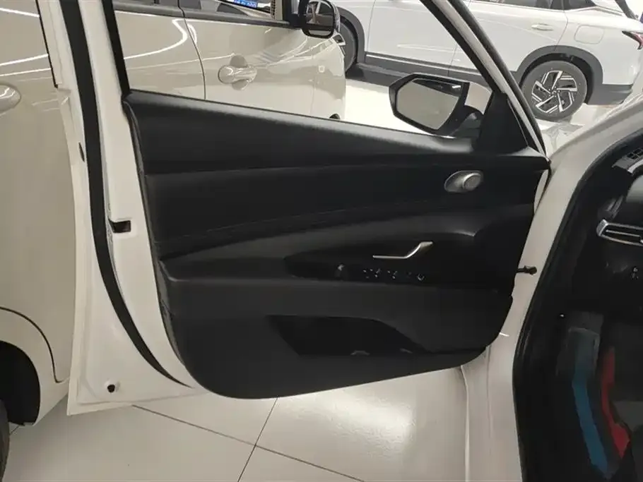 Hyundai Elantra 2022 из CN, фото 6