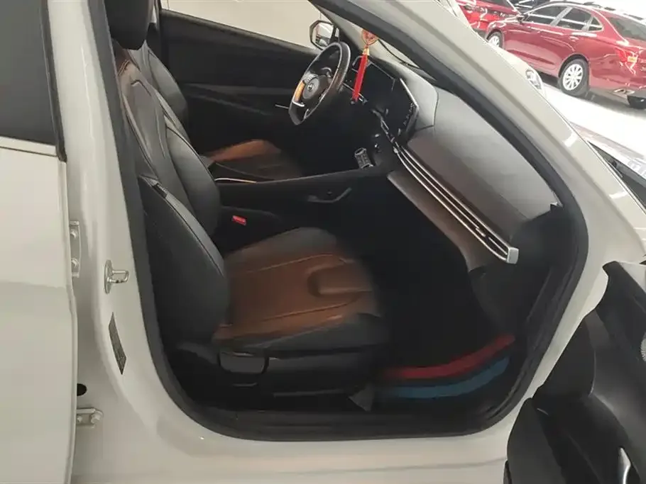 Hyundai Elantra 2022 из CN, фото 7