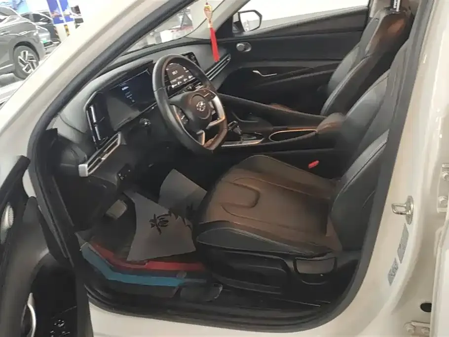 Hyundai Elantra 2022 из CN, фото 3