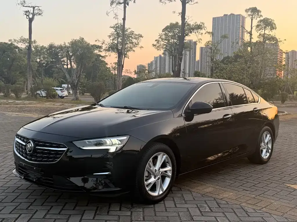 Buick Regal — фото 1