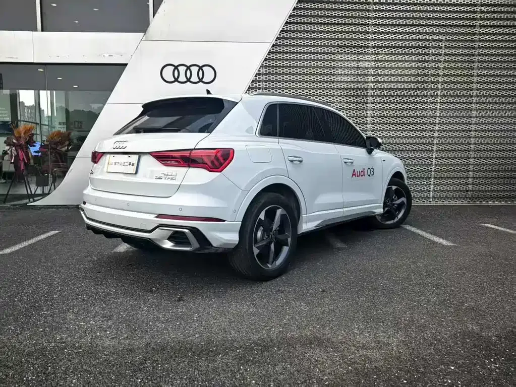 Audi Q3 — фото 9