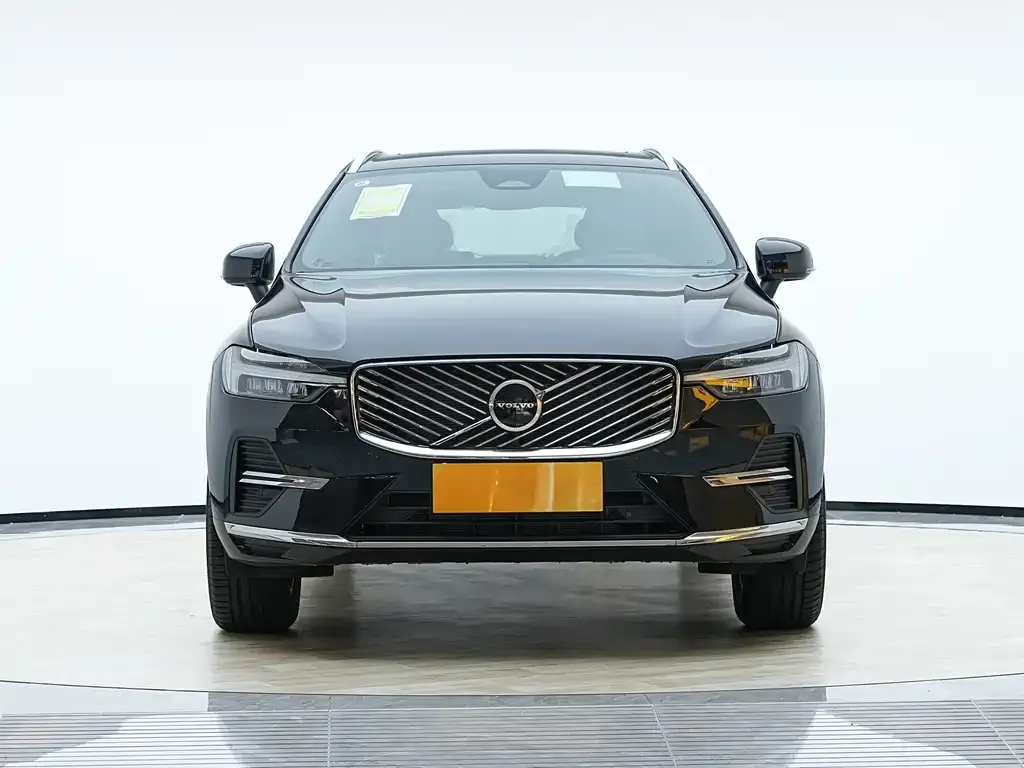Volvo XC60 — фото 7