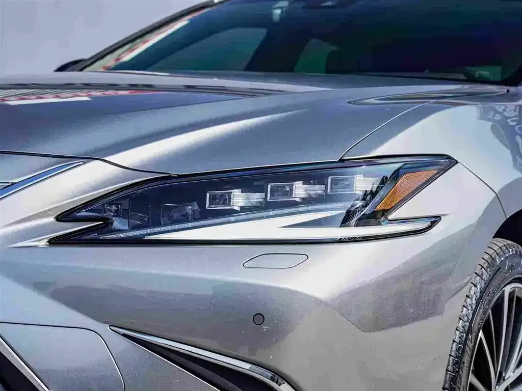 Lexus ES — фото 5