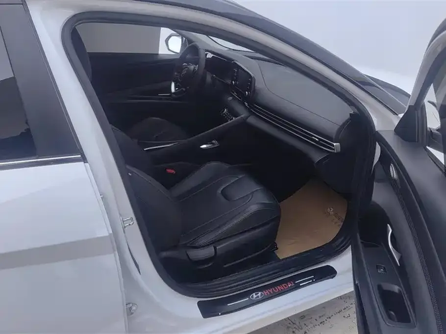 Hyundai Elantra 2023 из CN, фото 8