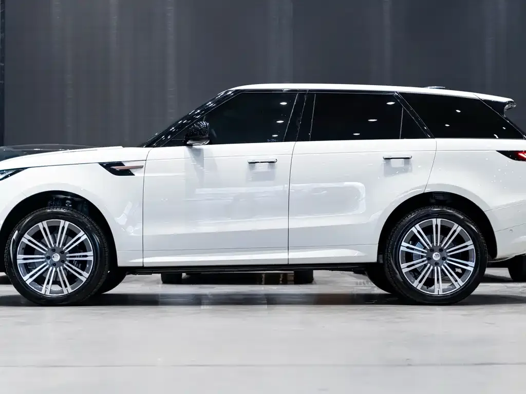 Land Rover Sport 2023 из CN, фото 2