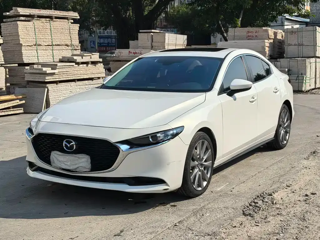 Mazda 3 Axela 2023 из CN, фото 1