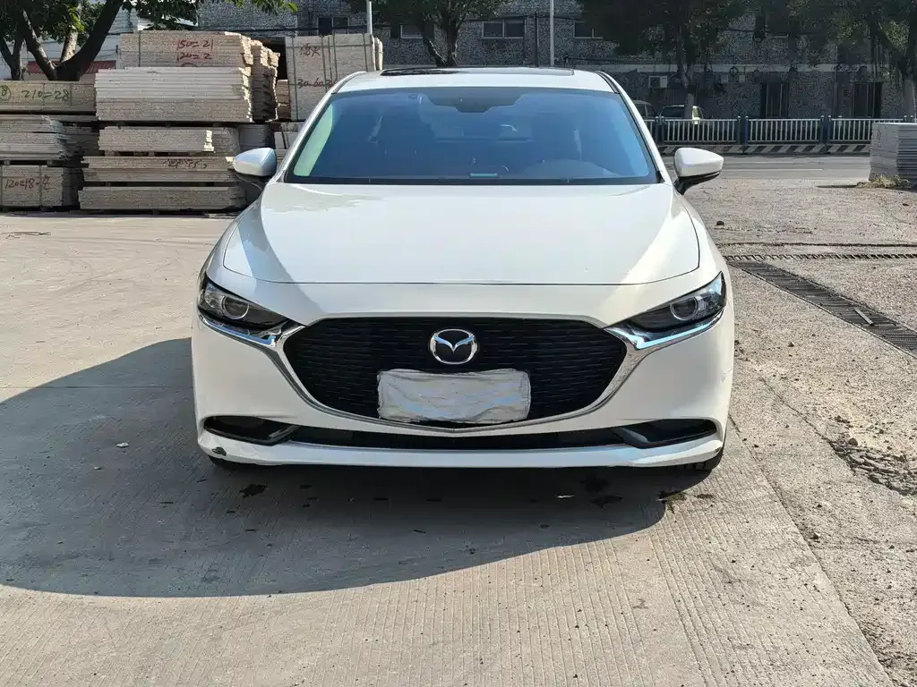Mazda 3 Axela 2023 из CN, фото 2