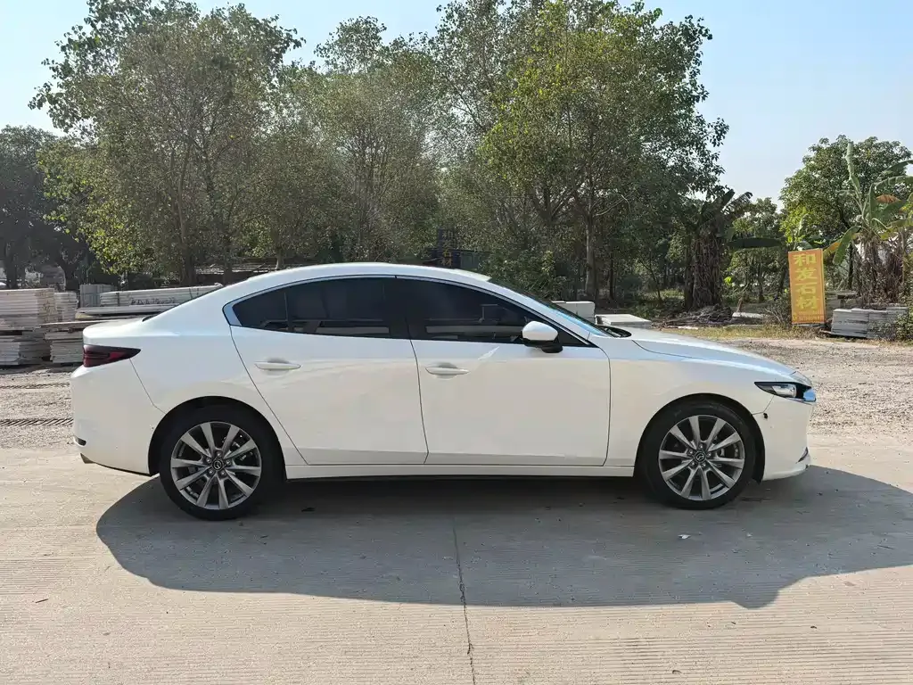 Mazda 3 Axela 2023 из CN, фото 4