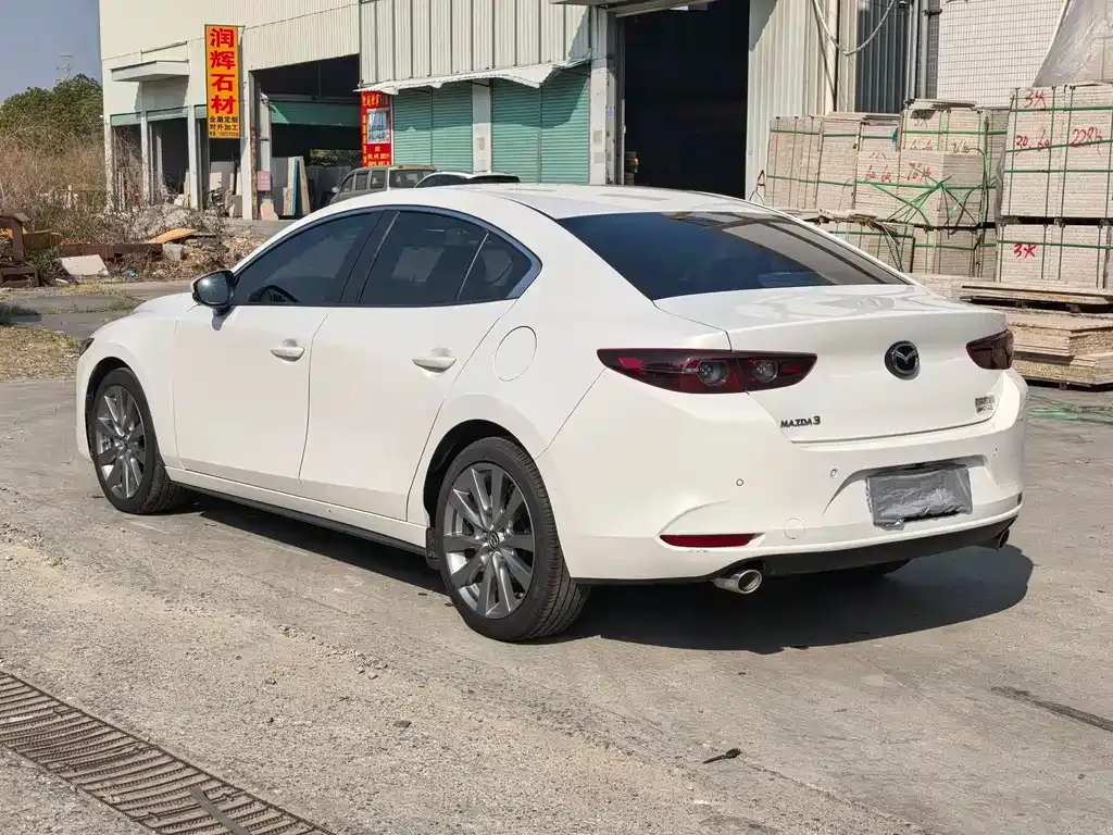 Mazda 3 Axela 2023 из CN, фото 8