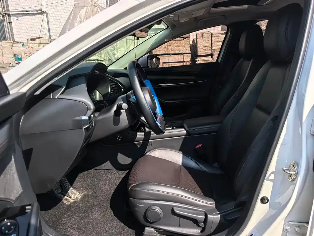 Mazda 3 Axela 2023 из CN, фото 9