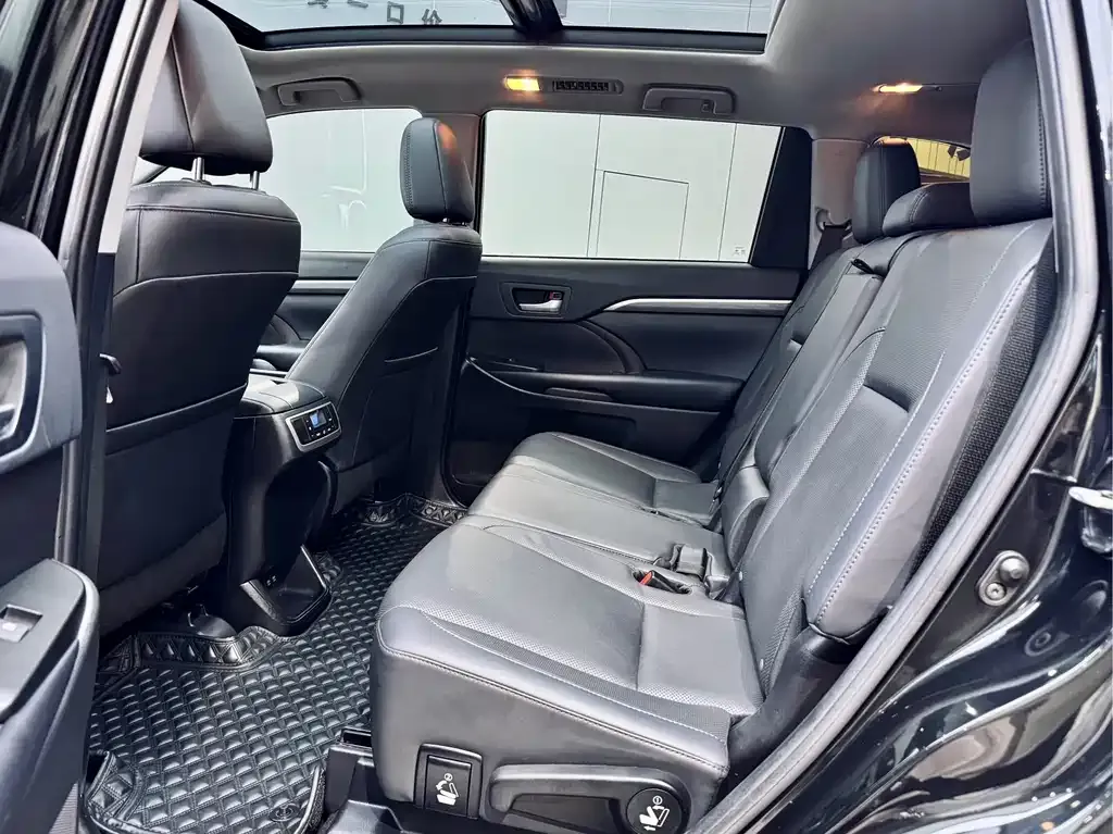 Toyota Highlander 2021 из CN, фото 9
