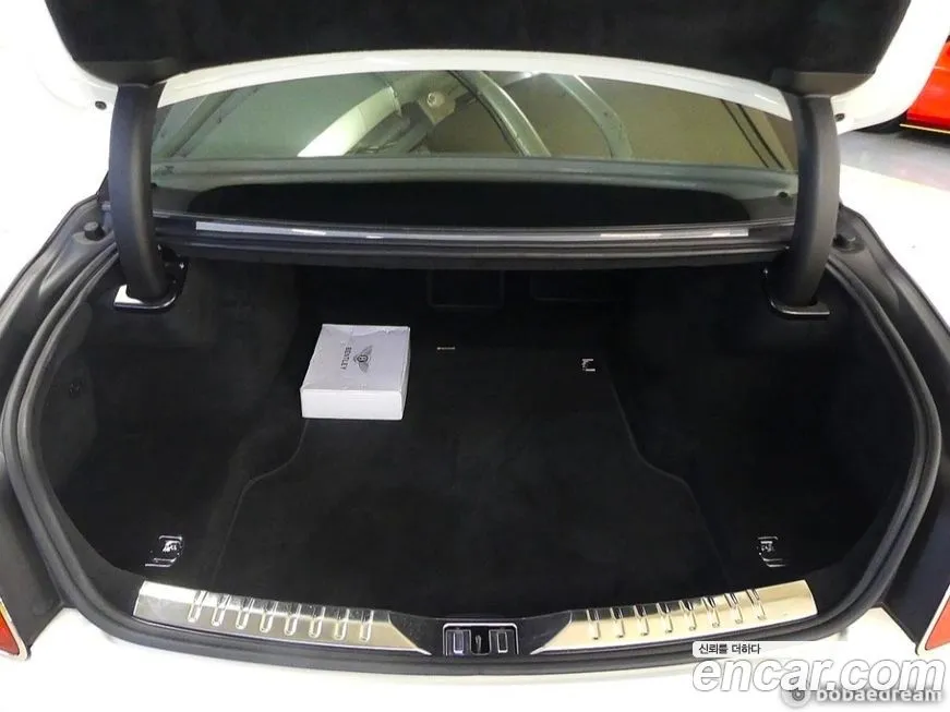 Bentley Flying Spur 2023 из KR, фото 6