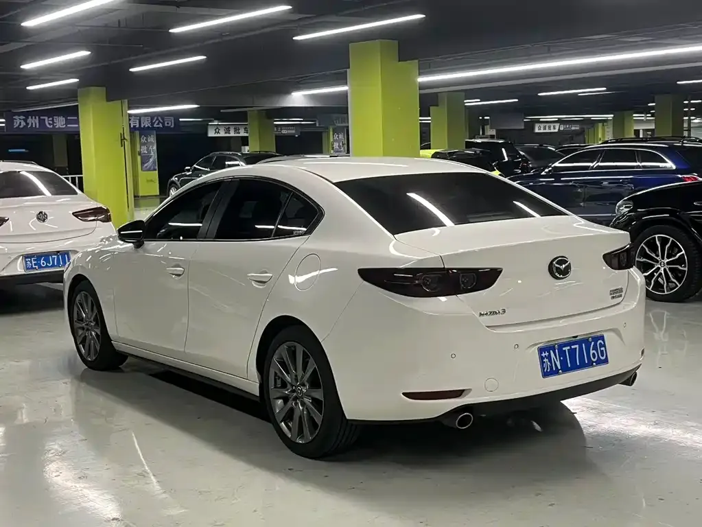 Mazda 3 Axela — фото 4