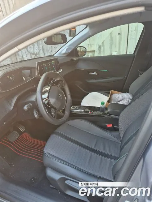 Peugeot 208 2022 из KR, фото 2