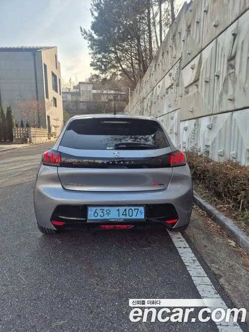 Peugeot 208 2022 из KR, фото 4