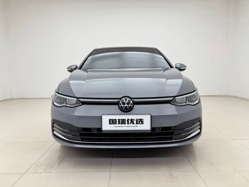 Volkswagen Golf 2023 из CN, фото 2