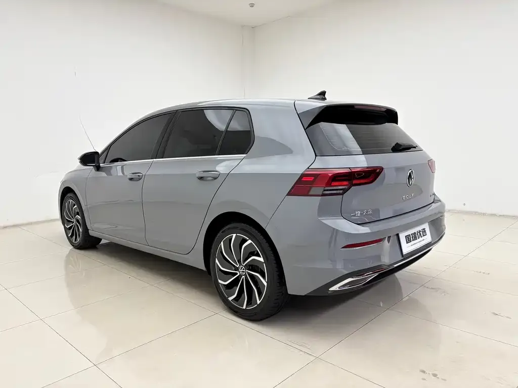 Volkswagen Golf 2023 из CN, фото 10