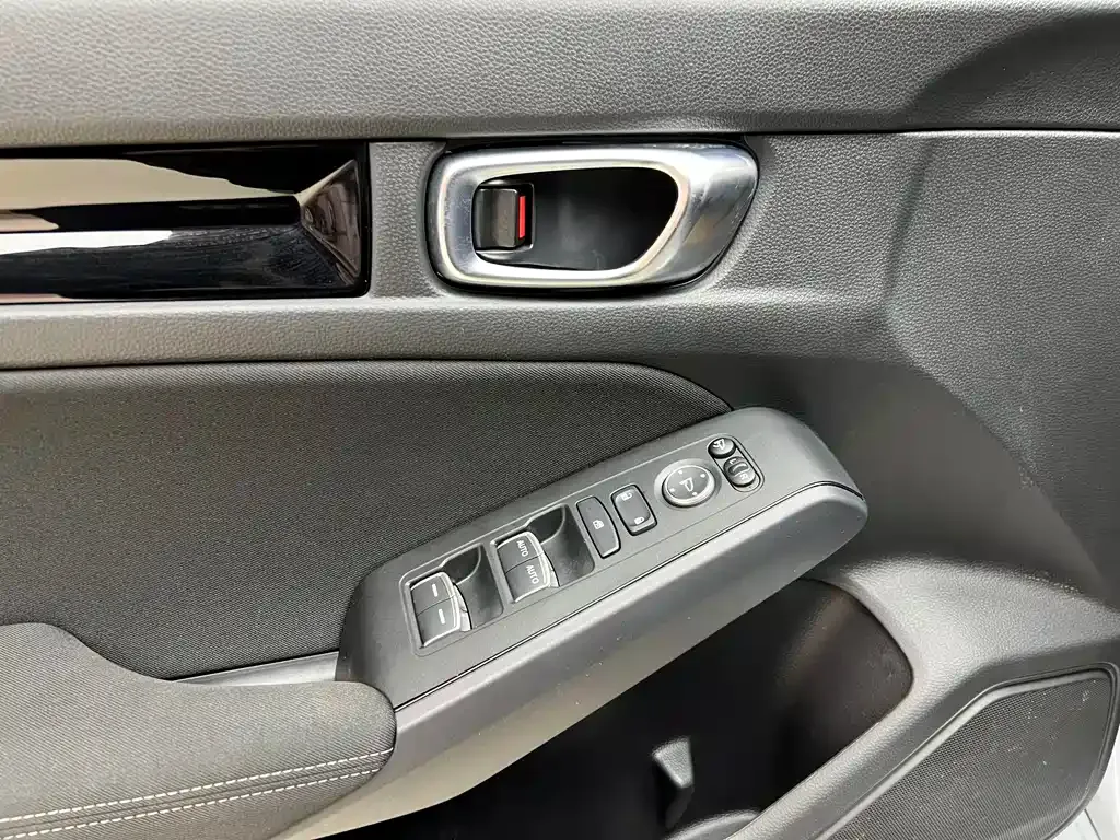 Honda Civic — фото 10