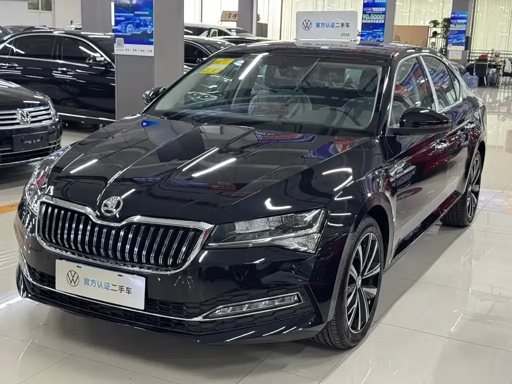 Skoda Superb — фото 1