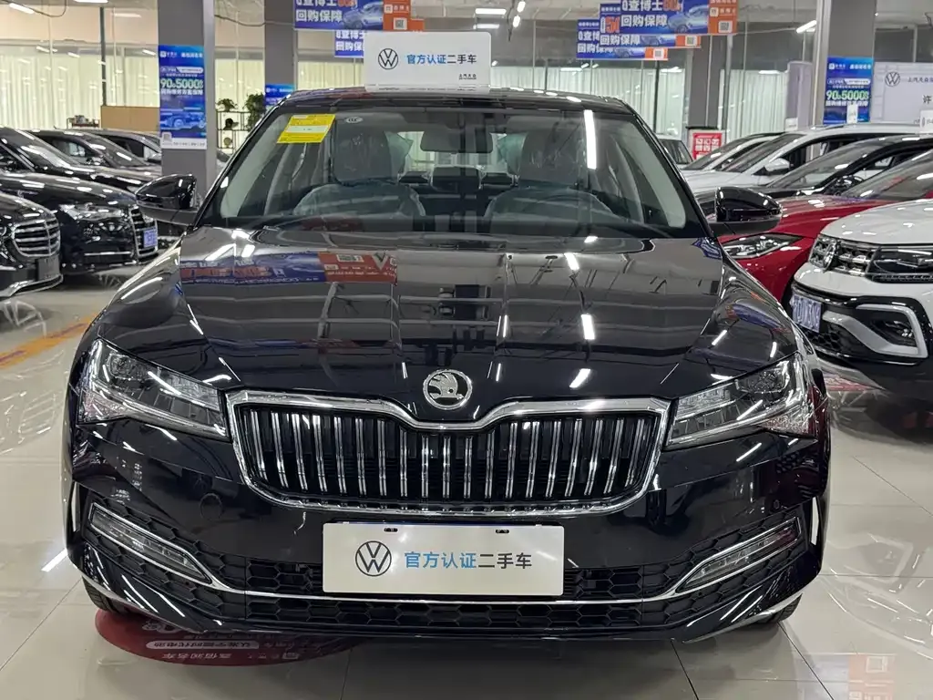 Skoda Superb — фото 2