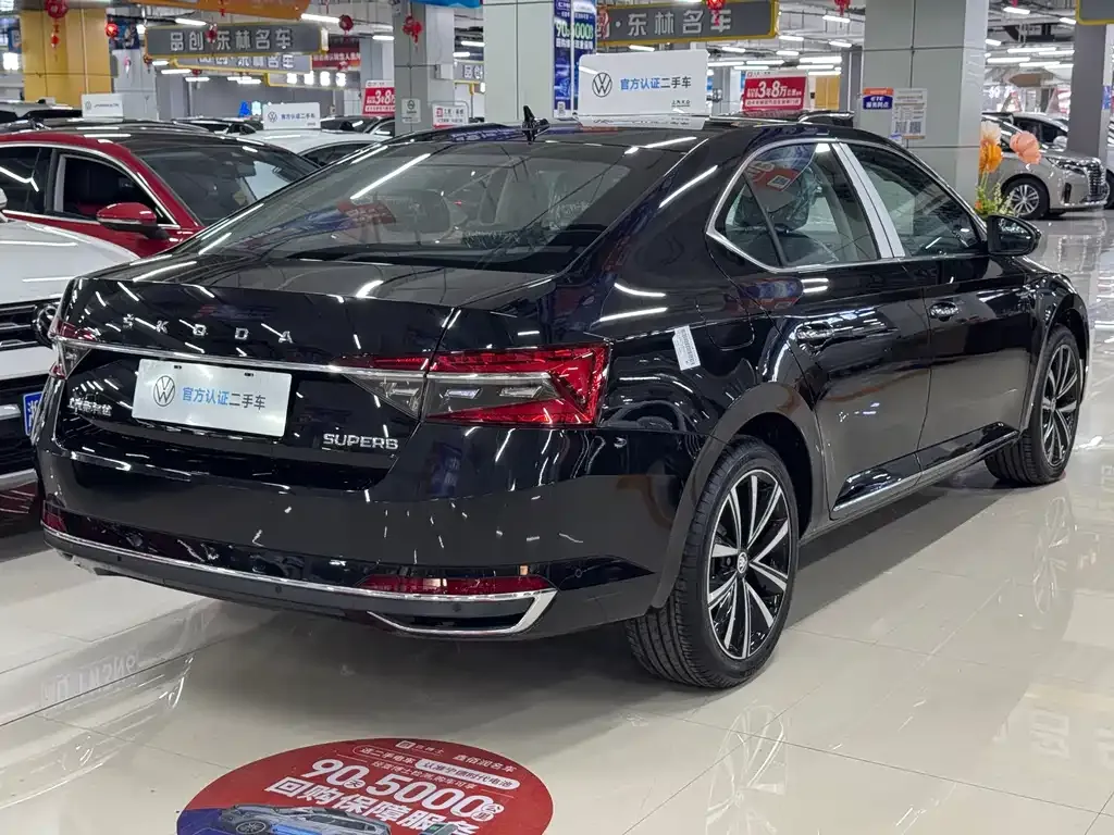 Skoda Superb — фото 5