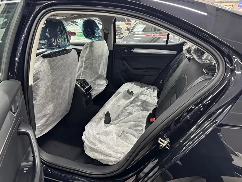 Skoda Superb — фото 9