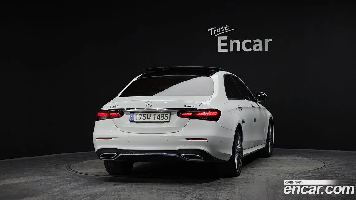 Mercedes-Benz E-Class — фото 4