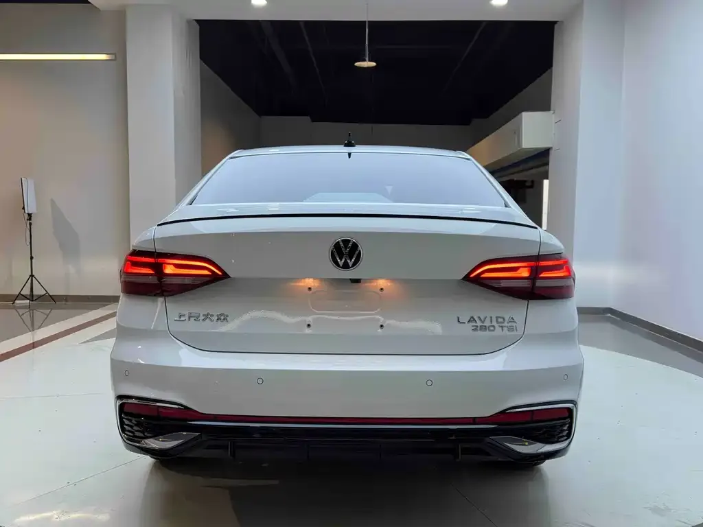 Volkswagen Lavida 2023 из CN, фото 3