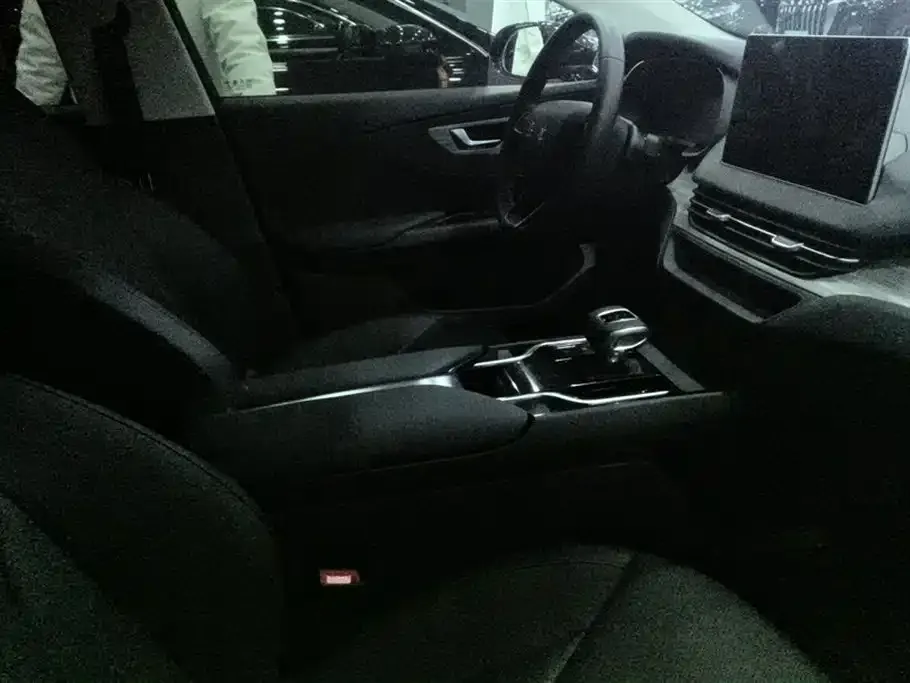 Hongqi E-QM5 2024 из CN, фото 3