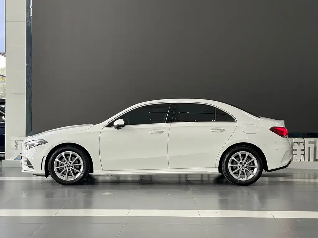 Mercedes-Benz A-Class 2023 из CN, фото 6