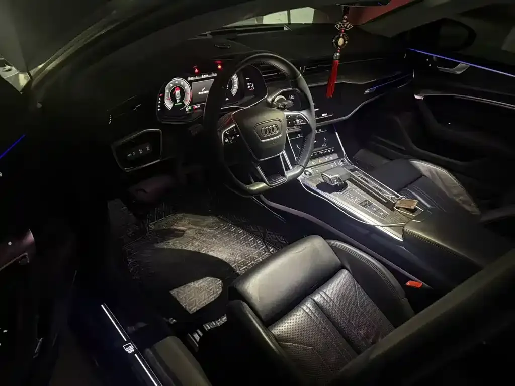 Audi A7 2021 из CN, фото 3