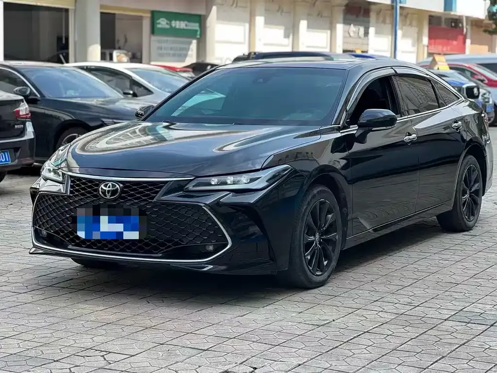 Toyota Avalon 2023 из CN, фото 1