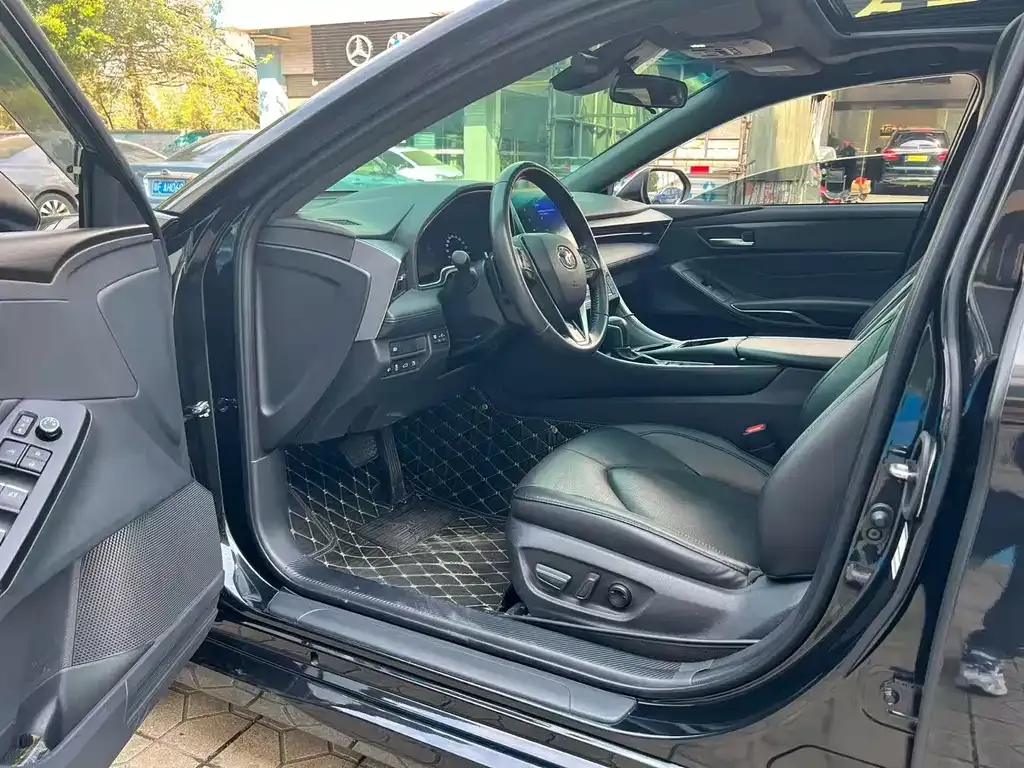Toyota Avalon 2023 из CN, фото 2