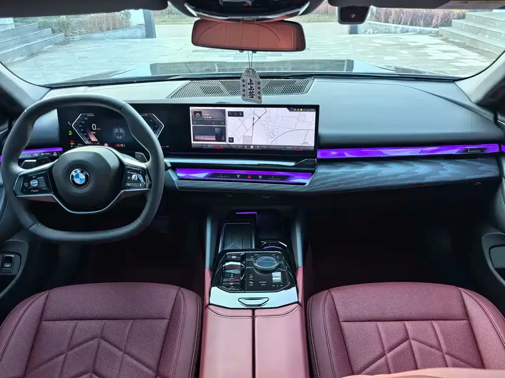 BMW 5 Series 2025 из CN, фото 8
