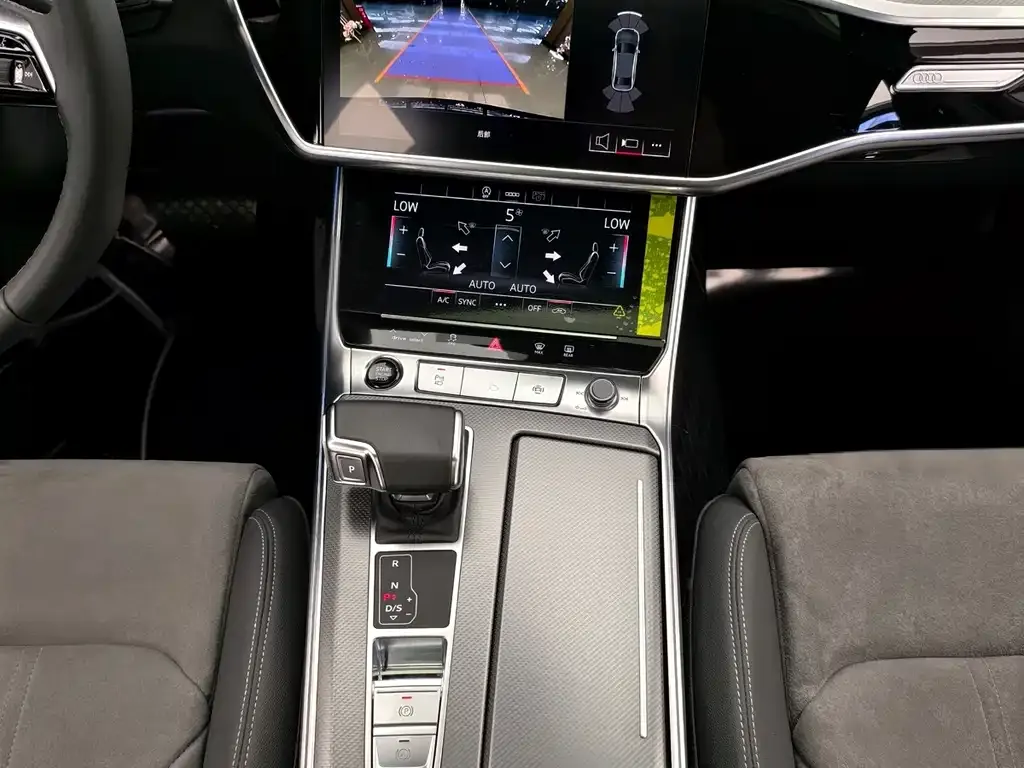Audi A6L 2024 из CN, фото 5