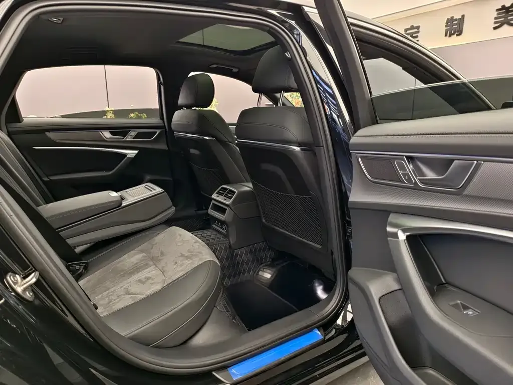 Audi A6L 2024 из CN, фото 8