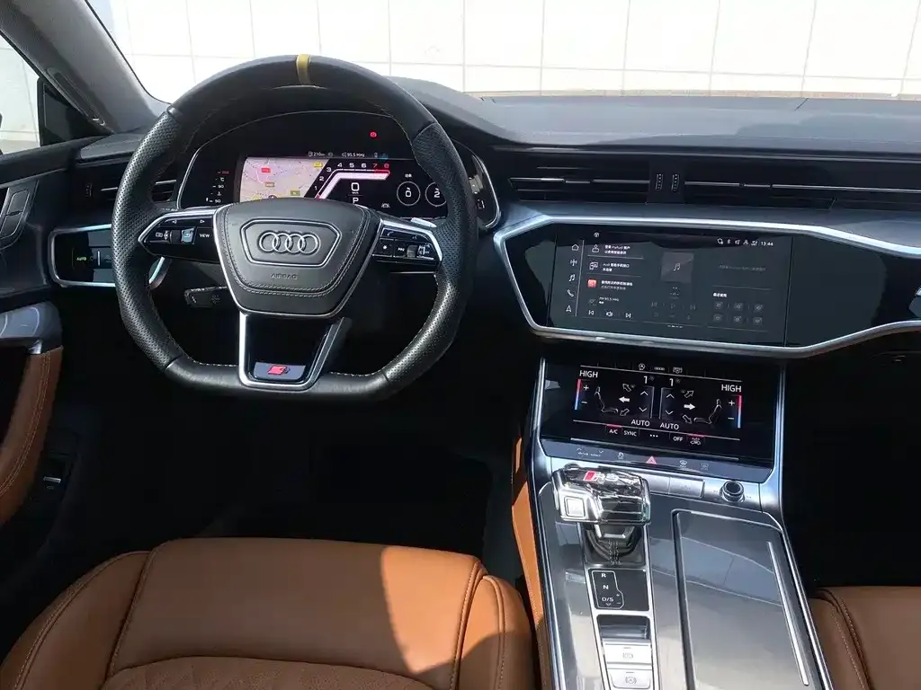 Audi A7L 2024 из CN, фото 9