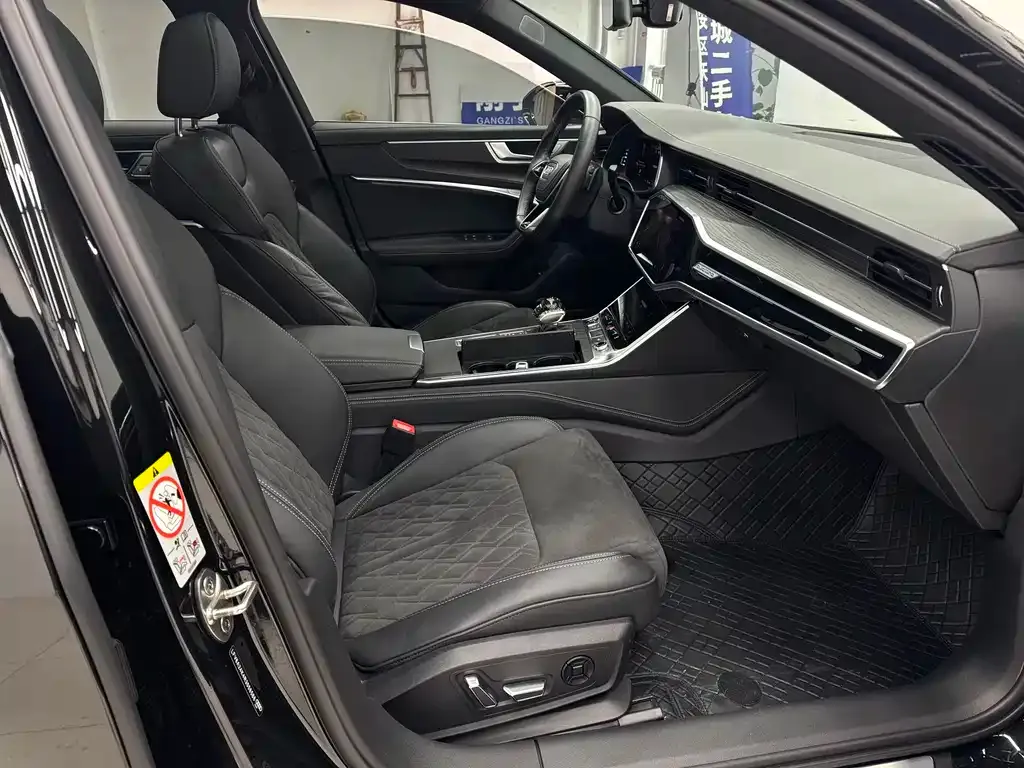 Audi A6L 2024 из CN, фото 10