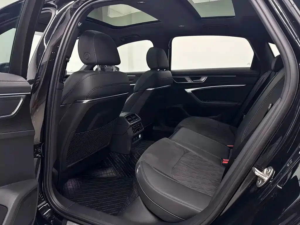 Audi A6L 2024 из CN, фото 5
